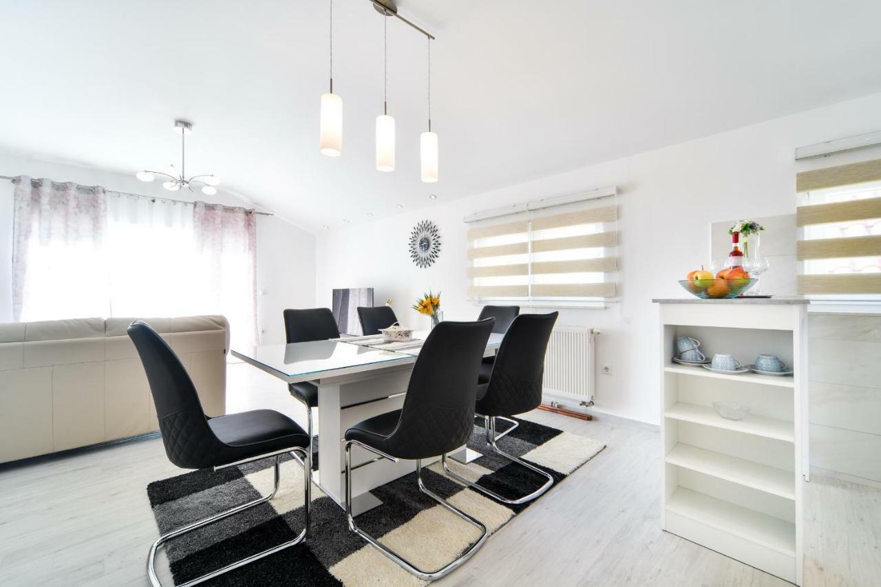 Apartman Novokmet-Crno Екстер'єр фото